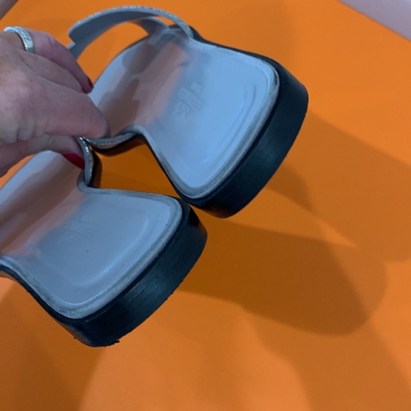 Hermes Slides. Worn once! Size 7. Silver. Pristine - Picture 7 of 7